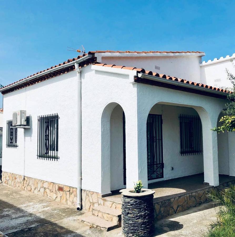Villa Magnífica casa con jardín y barbacoa en Rosas Exterior foto